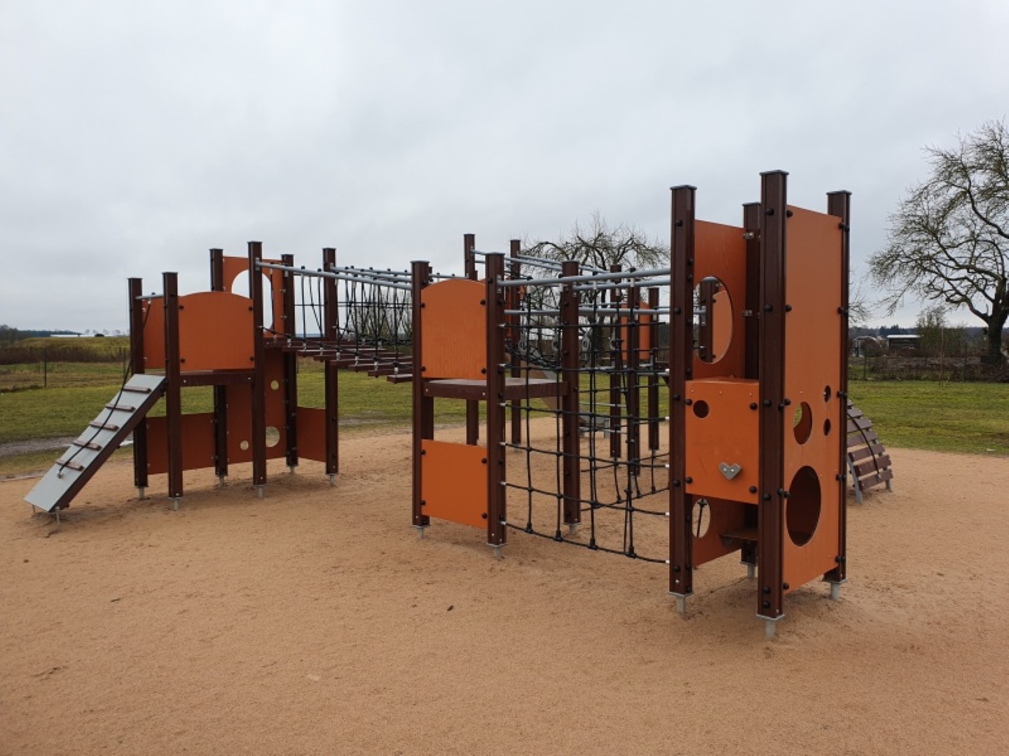 Speeltoestel GORILLA met glijbaan