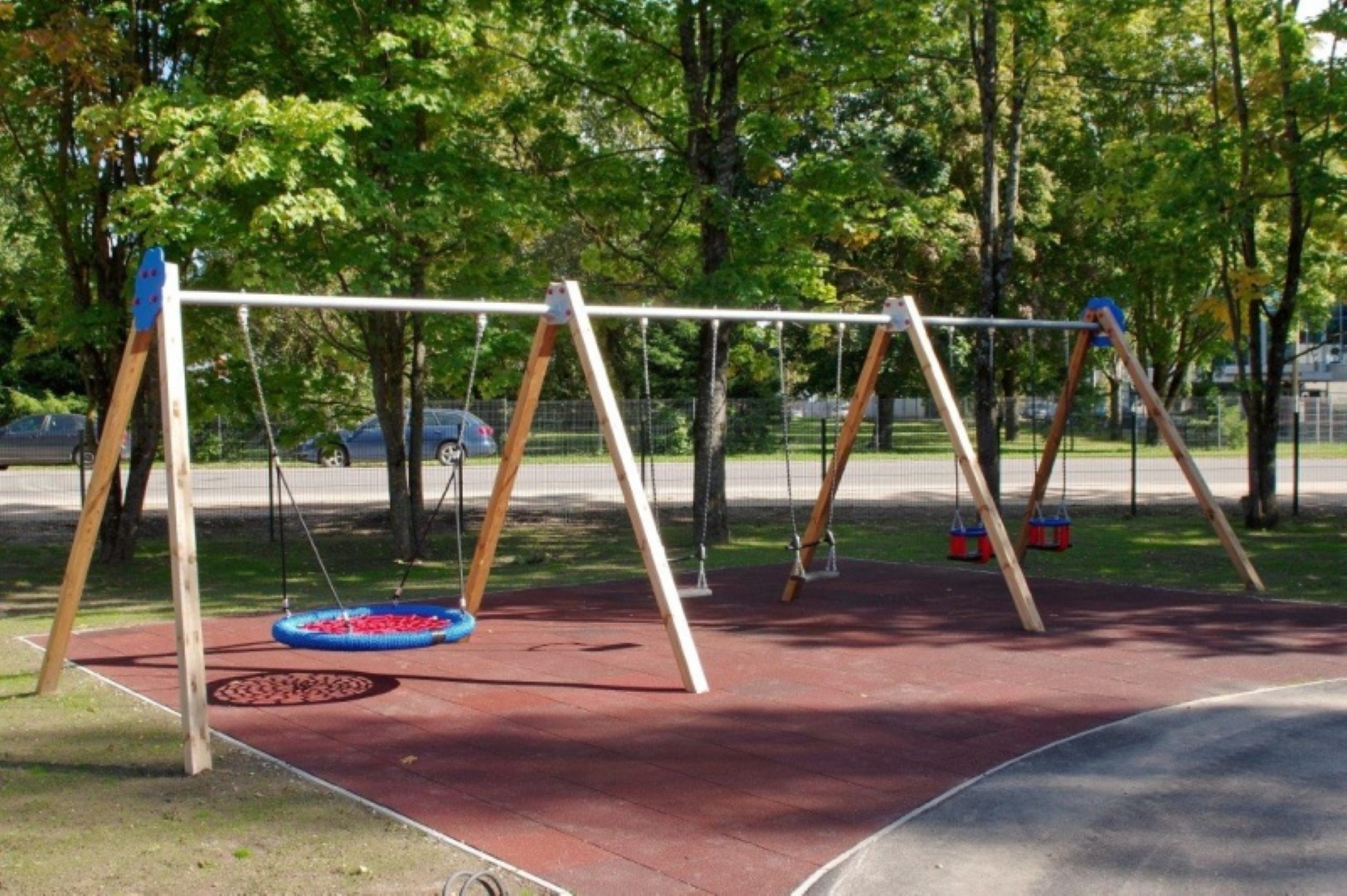 Schommel BELL-FLOWER 6 plaatsen, stalen grondankers (zonder zittingen en beslag)