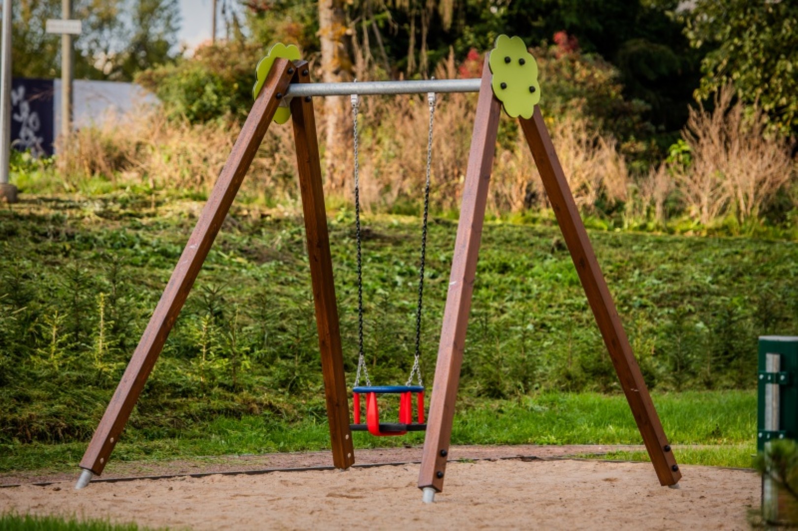 Schommel BELL-FLOWER 1 plaats, stalen grondankers (zonder zitting en beslag)