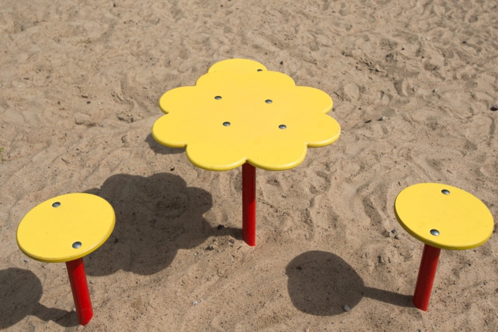 Tafel en zitjes voor zandbakken