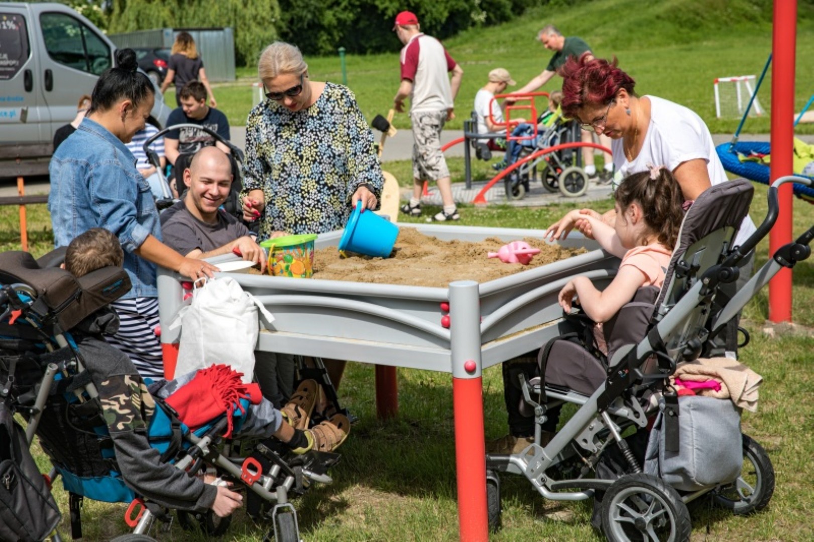 Verhoogde inclusieve zandbak