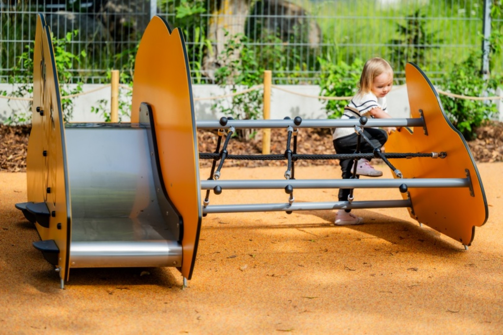 Glijbaan BEVER met klimrek