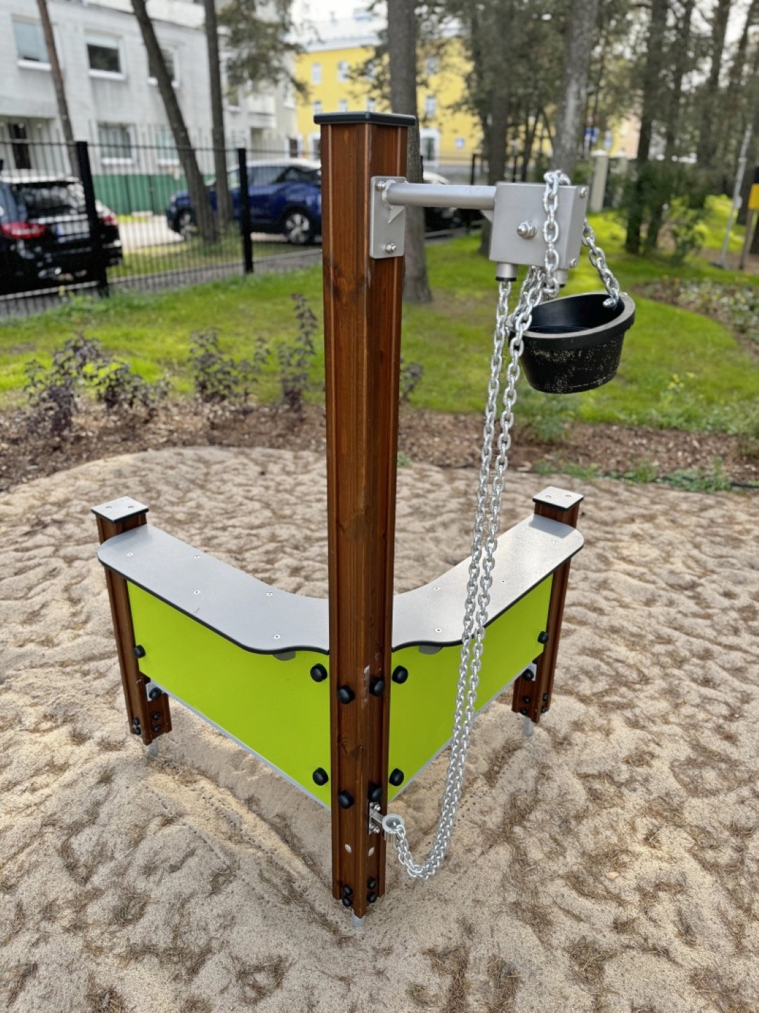 Zandbakspel met platform