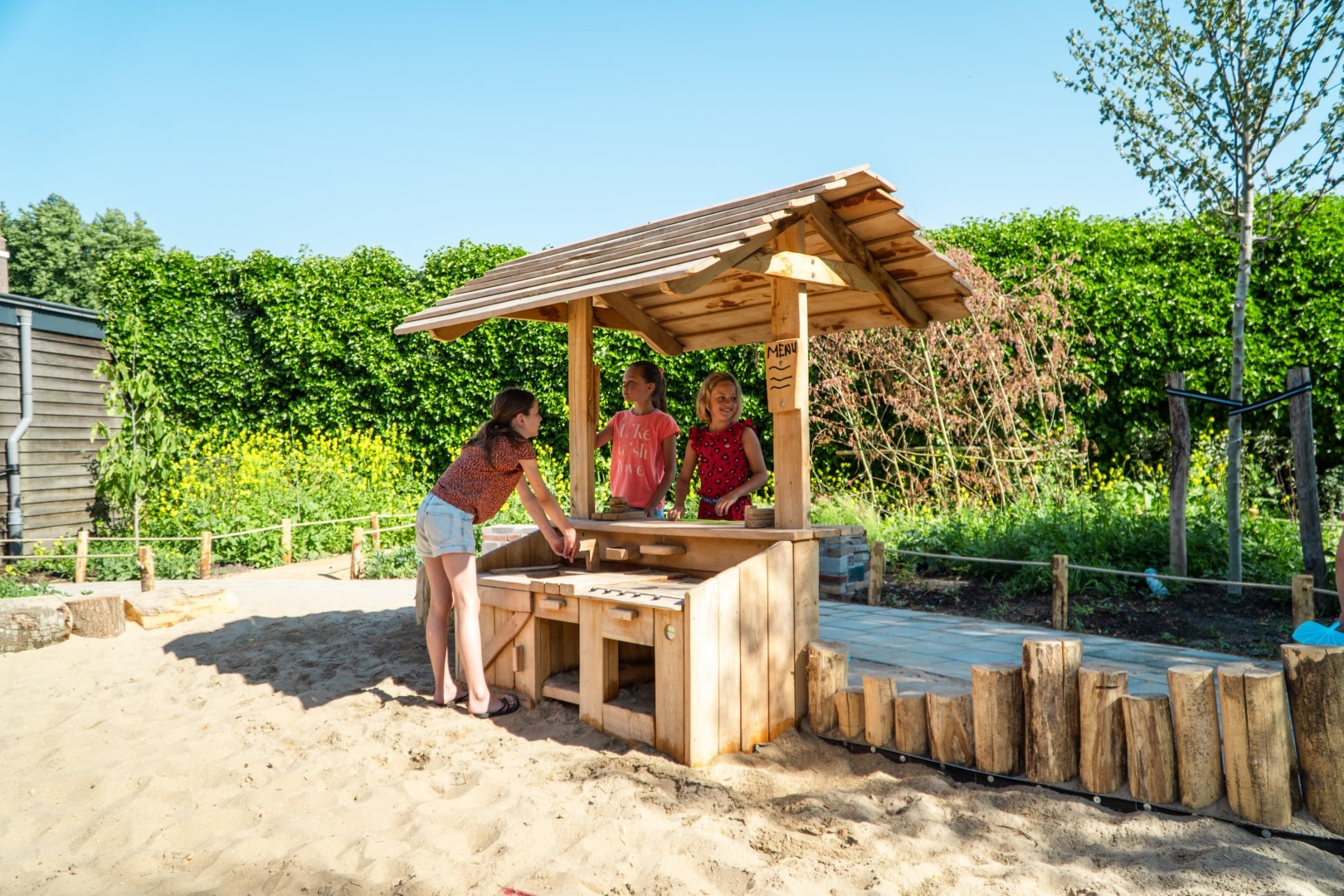 Speelkeuken met marktluifel