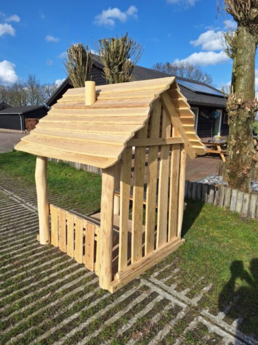 Kinderspeelhuisje met vloer, gemonteerd, 140x130 cm